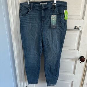NWT Liverpool Hi Rise Ankle Jeans